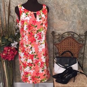 Ronni Nicole 🌹stunning lovely flowered dress